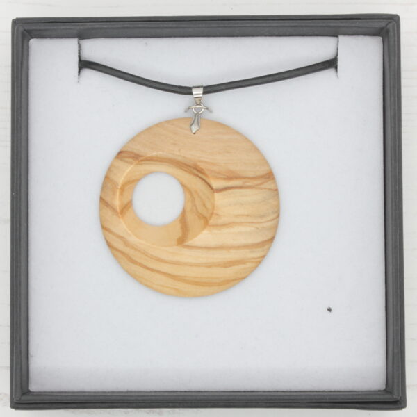 Off centre wood pendants – 2311007